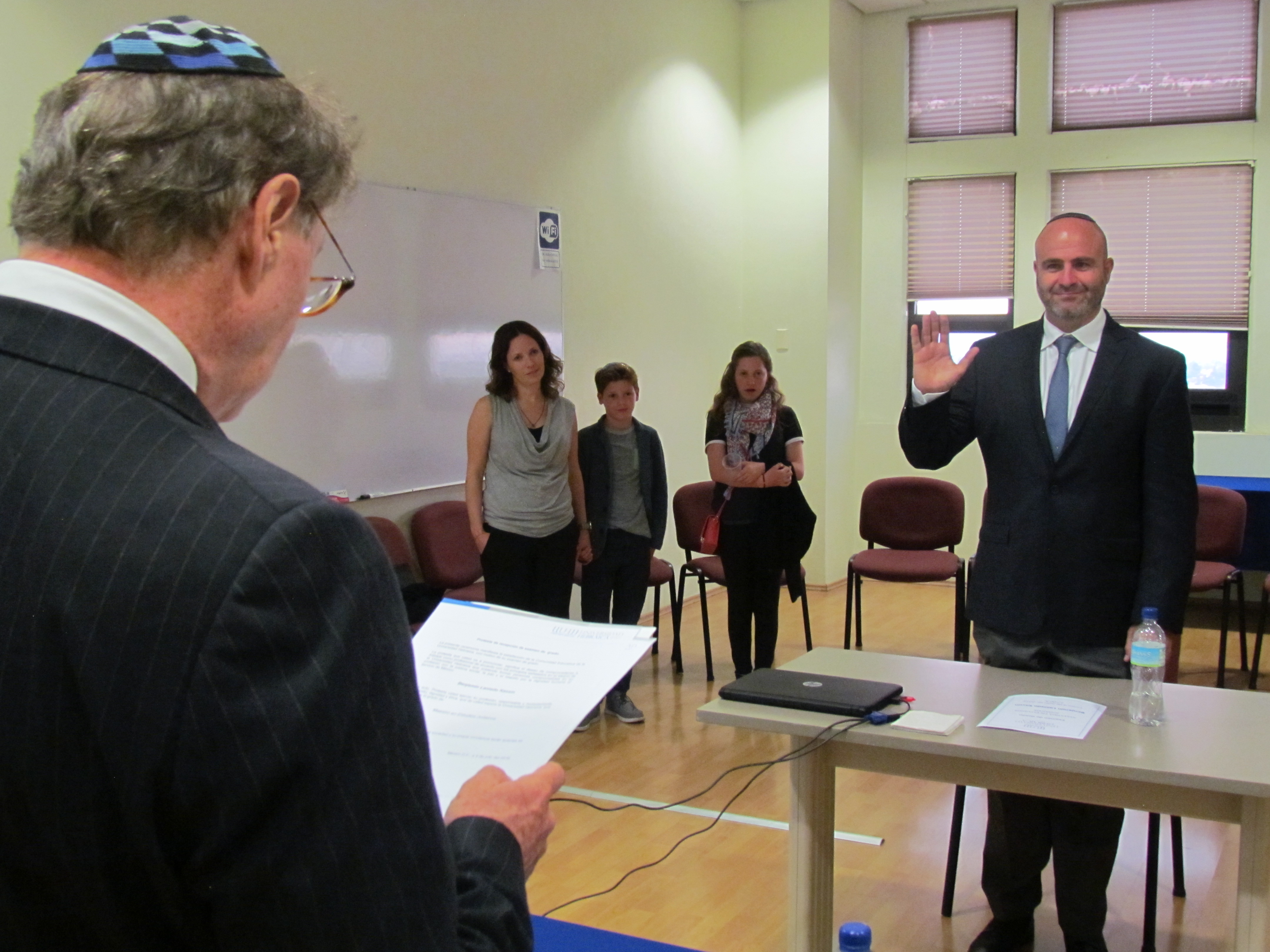 Benjamín Laniado, Presidente de Cadena, se titula de la Maestría en Estudios Judaicos de la UH