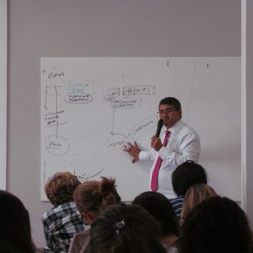 El Dr. Mario Sabán imparte seminario en la UH