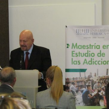 El Dr. Manuel Mondragón y Kalb visita la Universidad Hebraica para hablar sobre la marihuana y su impacto psicosocial