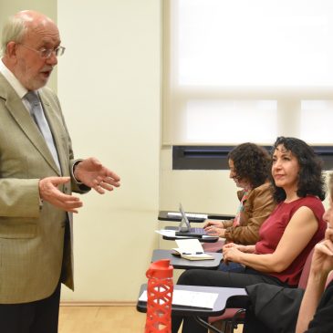 “La paz se supone como ausencia de guerra, la paz es justicia” expresó el Dr. Cees Hamelink en el panel “Comunicación para la paz: enfoques y perspectivas”