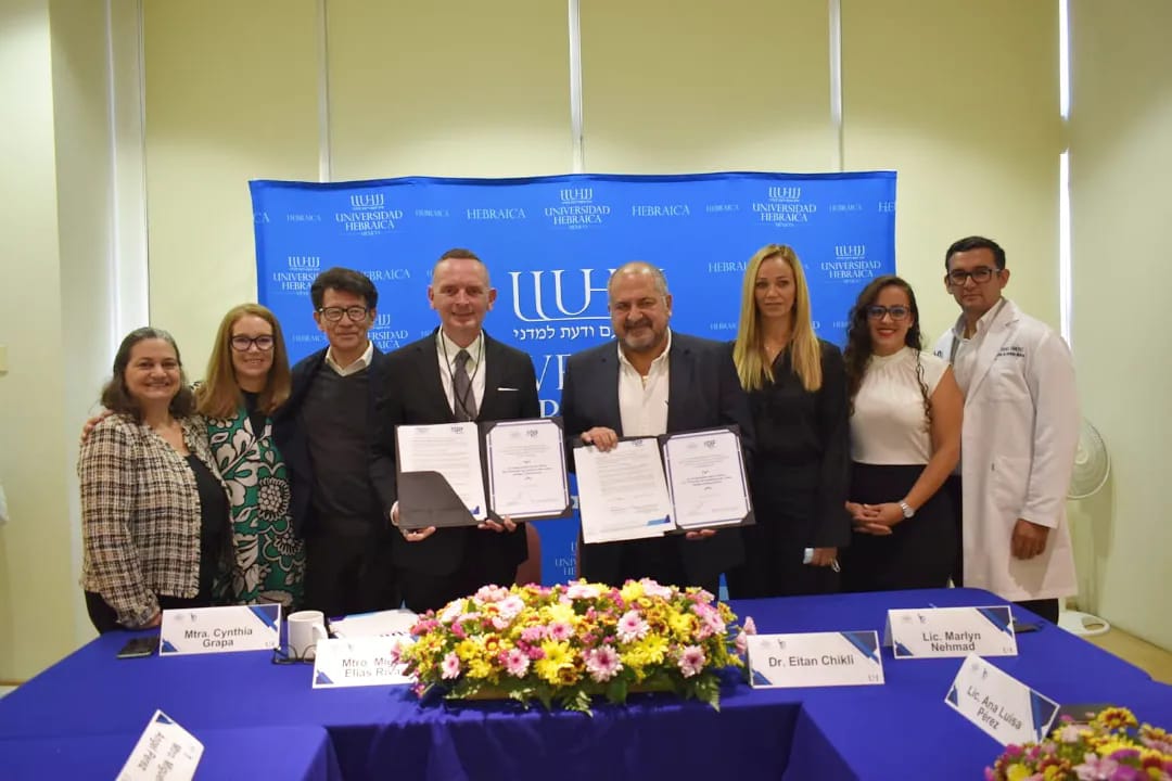 Firma de convenio entre la Universidad Hebraica de México y el DIF Huixquilucan