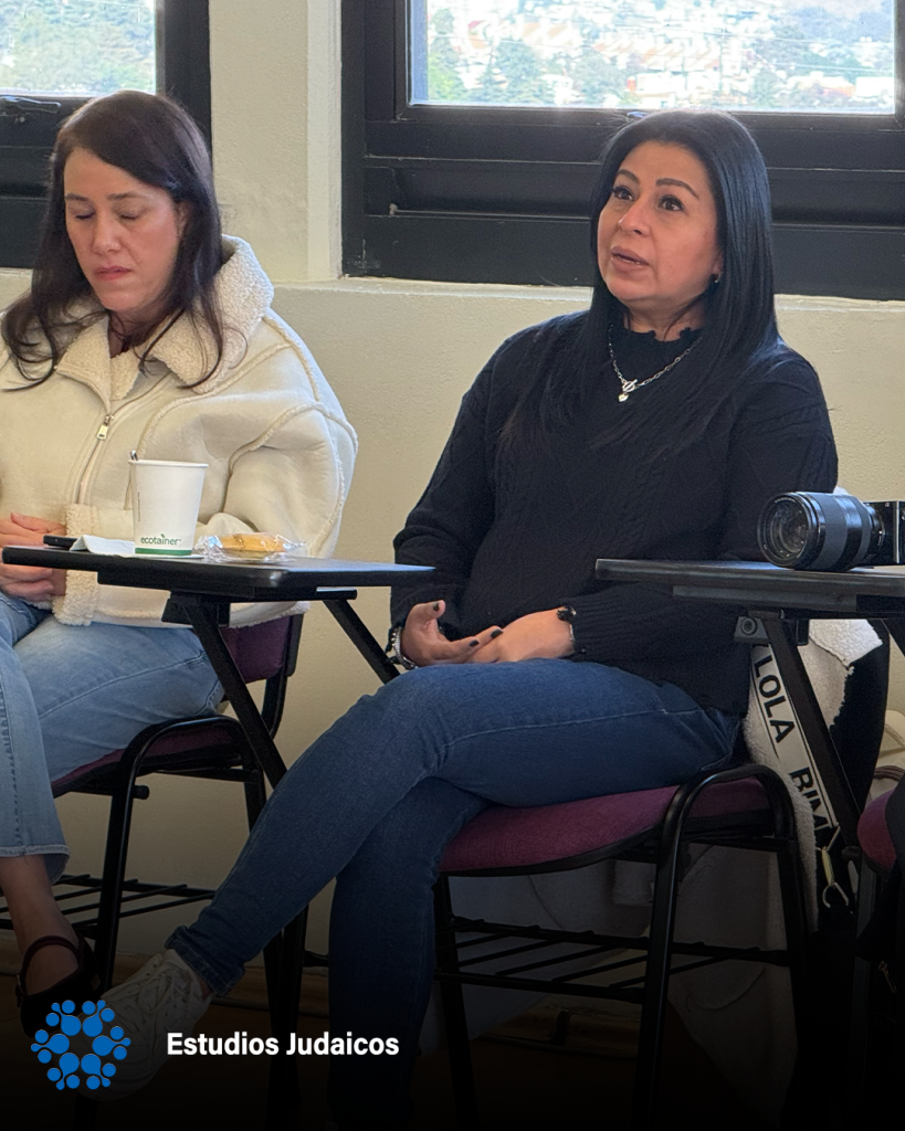 Mesa de trabajo 1 copia 16